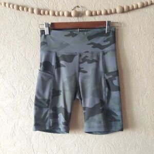 Aeropostale camo biker shorts size small